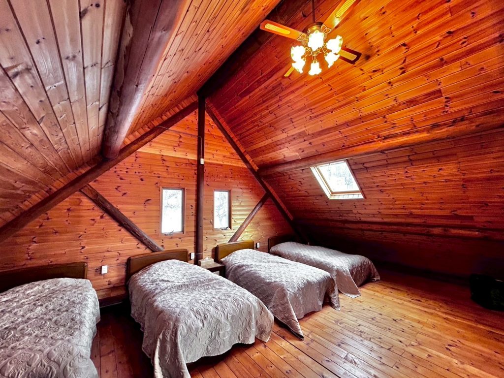 コテージ・セピアのベッドルーム｜家族やグループで快適に過ごせる寝室